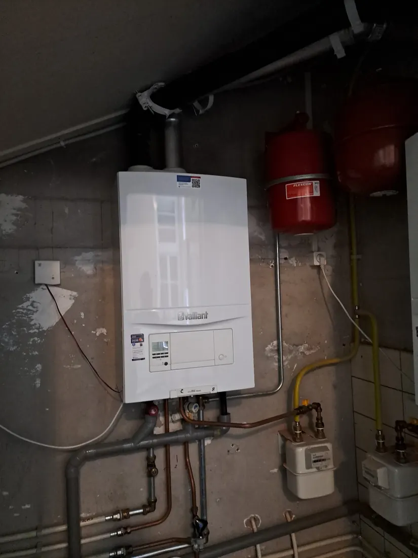 Vaillant cv-ketel tijdens de onderhoudsbeurt