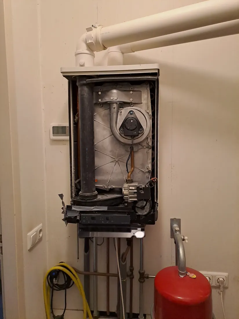 Oude Intergas cv-ketel &mdash; voor